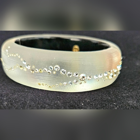 Alexis Bittar Clear Etched Lucite Crystal Bangle Bracelet - Picture 1 of 7